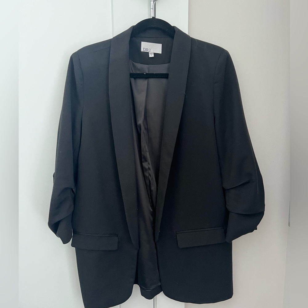 Black DR2 blazer with ruched sleeves